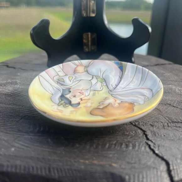 Walt Disney World Snow White Wedding Mini Plate - Picture 6 of 7